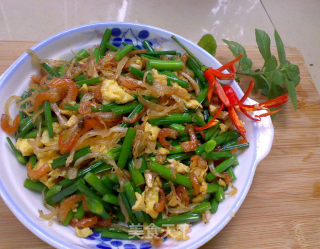 鱼虾劲炒韭菜花的做法