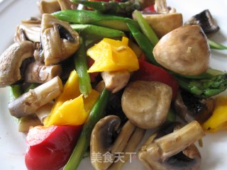 素菜做出肉味——口蘑烩芦笋的做法