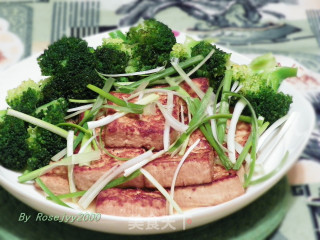西兰花拌蚝味豆腐的做法