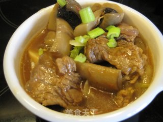 蘑菇焖牛肉的做法