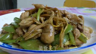黄花菜草菇炒肉的做法