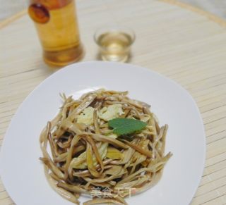 黄花菜炒鸡蛋—家常菜的做法