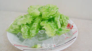 冰镇翠玉苦瓜沙拉