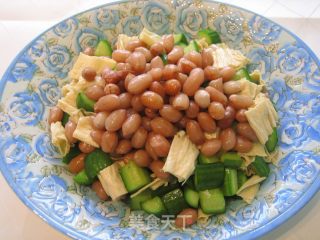 腐竹黄瓜清拌五香花生米的做法