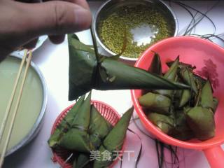 舌尖上的中国--包粽子的做法