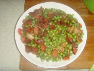 豌豆炒腊肠的做法