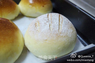 白白胖胖的洋葱鲑鱼面包的做法