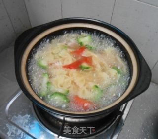 猪肉番茄煲蝴蝶意粉的做法