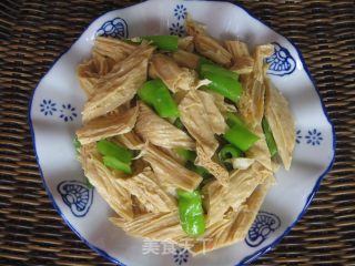 尖椒炒腐竹的做法