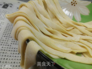 鸡蛋手擀面的做法