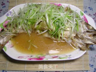 辣腐乳蒸海鲈鱼的做法