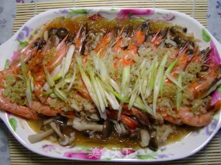 蒜蓉鱼翅蒸大虾的做法