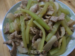 莴笋炒肉的做法