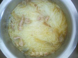 偏爱米粉——榨菜肉丝米粉汤的做法