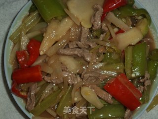 酸辣尖椒萝卜炒肉丝的做法