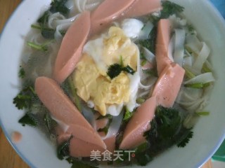 速成营养早餐鸡蛋火腿汤河粉的做法