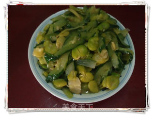 简单的食材、不简单的美味——黄瓜炒蚕豆的做法