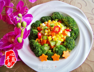 心蓝手制私房菜【西兰花彩蔬小炒】——享受范伟式的幸福的做法