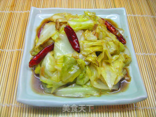 夏日清爽素菜—爆炒酸辣圆白菜的做法