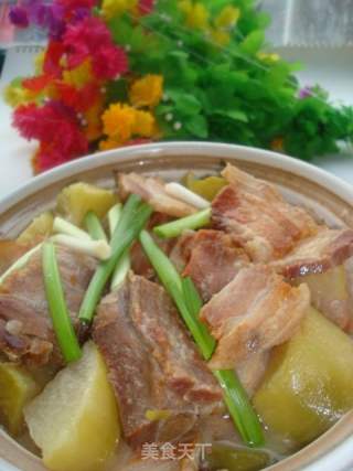 香味浓郁的青萝卜炖腊肉的做法