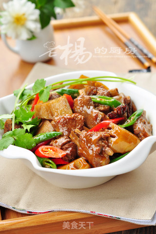 莲藕炖仔鸭的做法