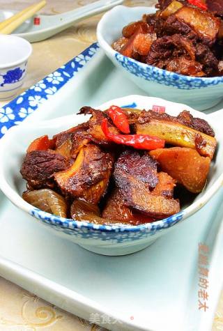 杂蔬腊肉排骨煲的做法
