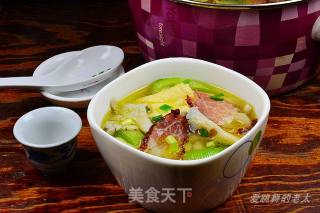 秀珍菇豆腐泡腊肉煲的做法