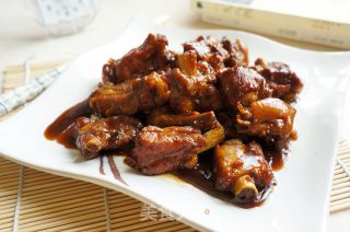 啤酒炖香骨的做法