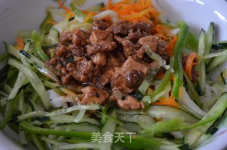肉酱拌面的做法