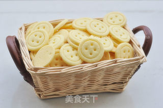 小孩一般都爱这个---纽扣小饼干的做法