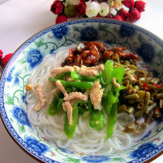 咸菜瘦肉米粉的做法