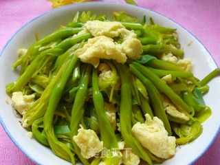 黄花炒鸡蛋的做法