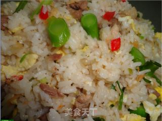 芥兰梗炒饭的做法