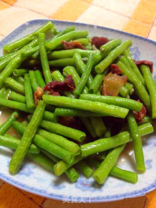 西班牙火腿肉炒豆角的做法
