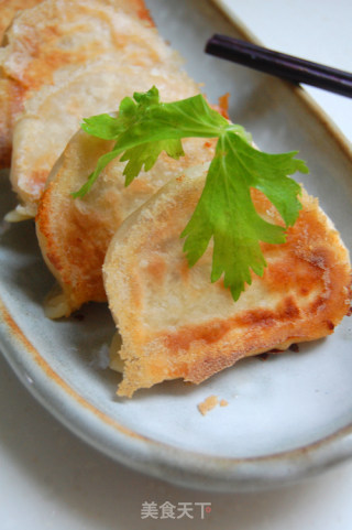 多汁香芹牛肉煎饺的做法