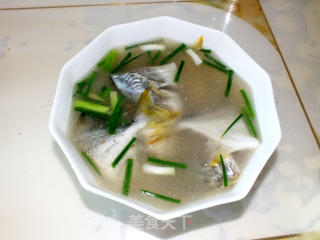 鲜海仓鱼汤的做法