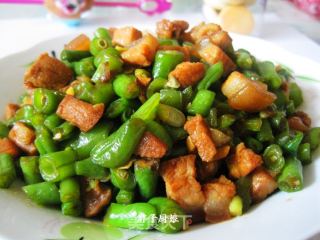 四季豆炒熟肉丁的做法