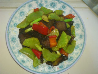 青笋炒腊肉的做法