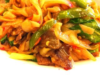 港式炒牛河的做法