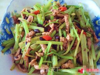 豆豉毛芹炒肉丝的做法