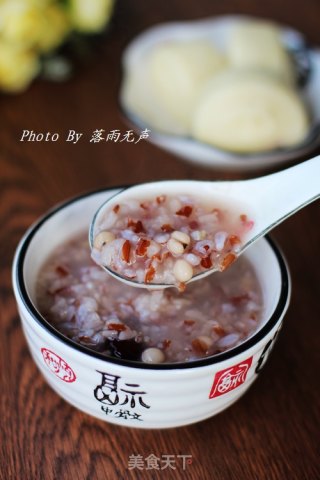 补血养颜——红米薏仁粥