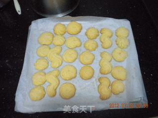 宝贝吃了100多克的曲奇！
