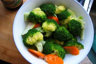 夏日快手营养菜：凉拌西兰花的做法