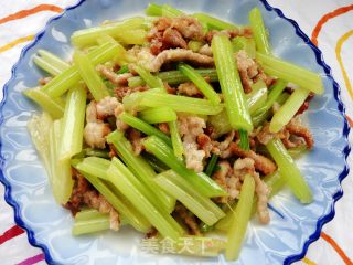 爱心家常小炒之------芹菜炒肉丝的做法