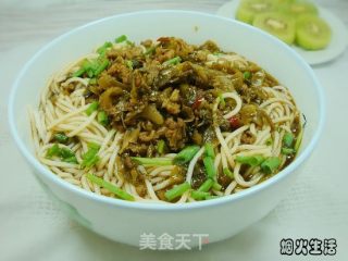 酸汤米线的做法