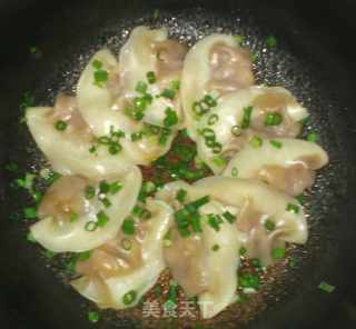 懒人也动手--超简易电饭煲锅贴的做法