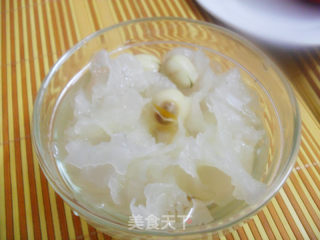 银耳莲子汤的做法