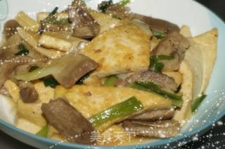 家常小菜之香煎豆腐烩回锅肉的做法