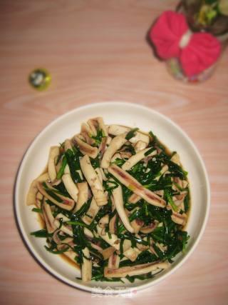 韭菜炒鱿鱼的做法