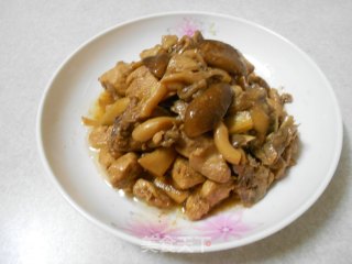 鸡肉炒双菇的做法